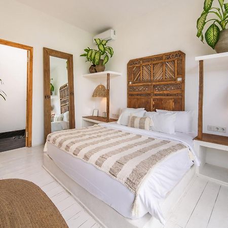 Yogi Surf Villas Complex Canggu Exterior photo